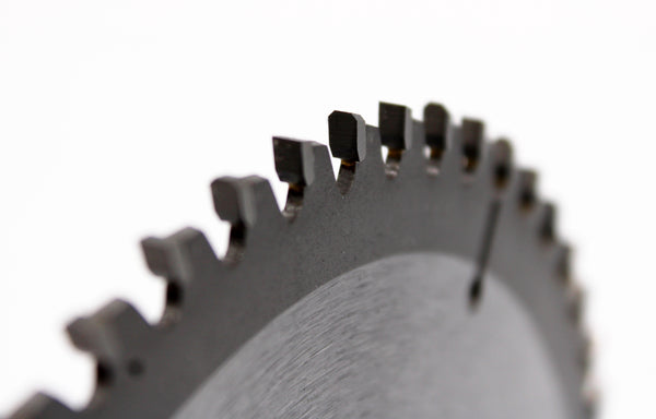 LXDIAMOND Hartmetall Sägeblatt 215 - 250mm x 30,0mm - Kreissägeblatt für Alu Metall-Profile NE-Metall